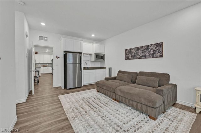 3804 Grazing Gazelle Avenue, North Las Vegas, NV 89084