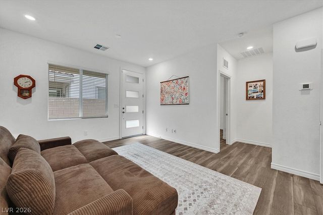 3804 Grazing Gazelle Avenue, North Las Vegas, NV 89084