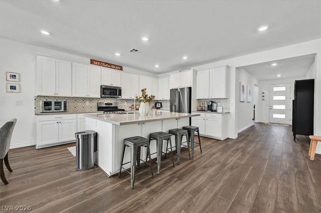 3804 Grazing Gazelle Avenue, North Las Vegas, NV 89084