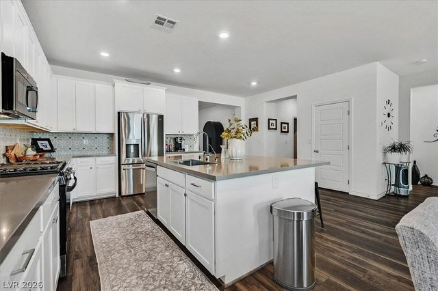 3804 Grazing Gazelle Avenue, North Las Vegas, NV 89084