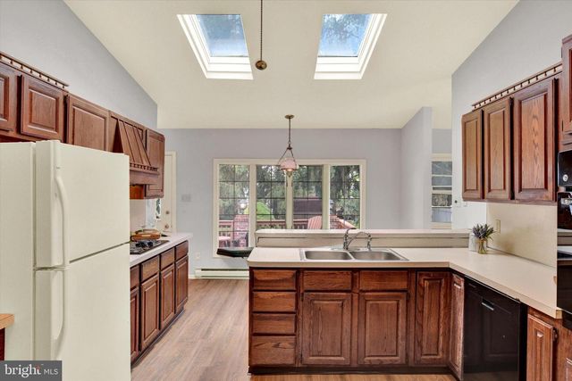 23 CIRCLE DR, Camp Hill, PA 17011