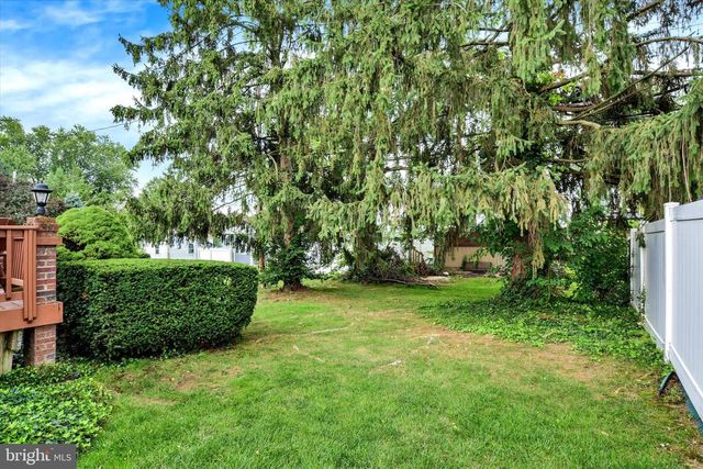 23 CIRCLE DR, Camp Hill, PA 17011