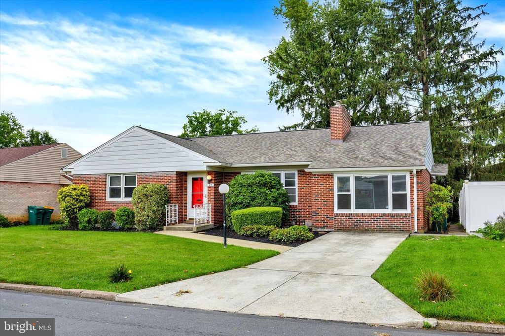 23 CIRCLE DR, Camp Hill, PA 17011