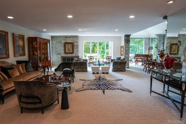 320 CRANBROOK Court, Bloomfield Hills, MI 48304