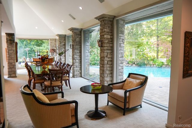 320 CRANBROOK Court, Bloomfield Hills, MI 48304