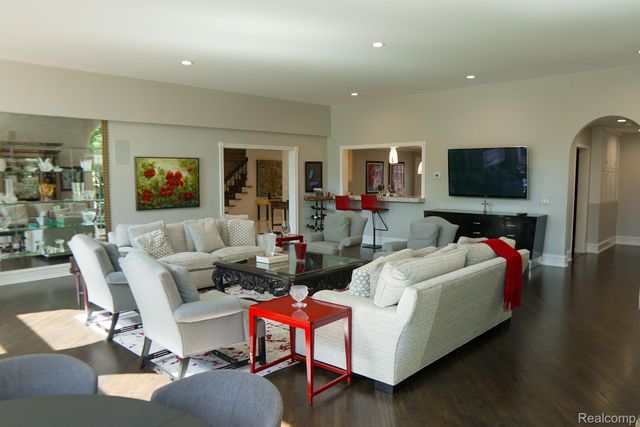 320 CRANBROOK Court, Bloomfield Hills, MI 48304