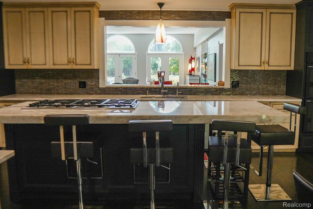 320 CRANBROOK Court, Bloomfield Hills, MI 48304