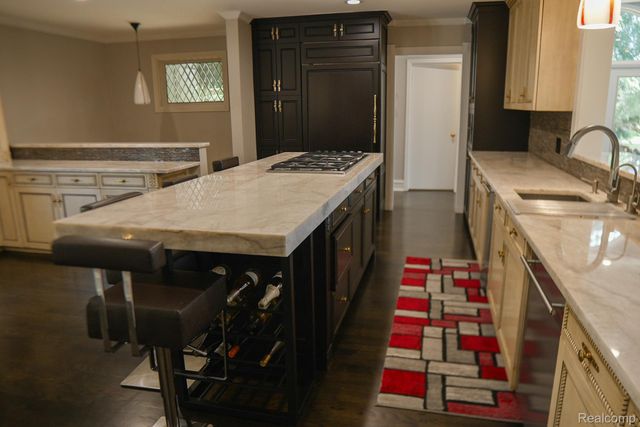 320 CRANBROOK Court, Bloomfield Hills, MI 48304