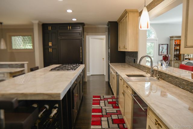 320 CRANBROOK Court, Bloomfield Hills, MI 48304