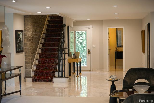 320 CRANBROOK Court, Bloomfield Hills, MI 48304