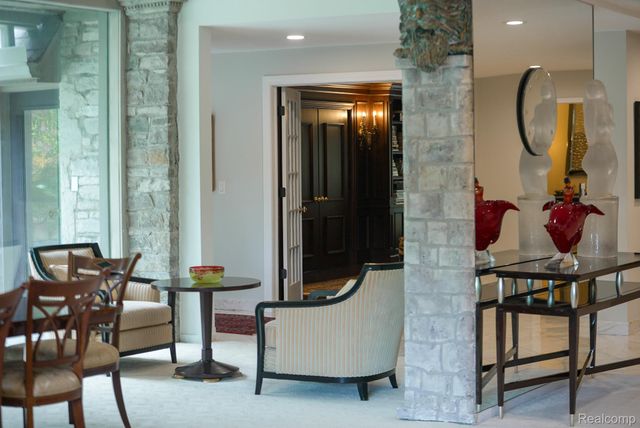 320 CRANBROOK Court, Bloomfield Hills, MI 48304