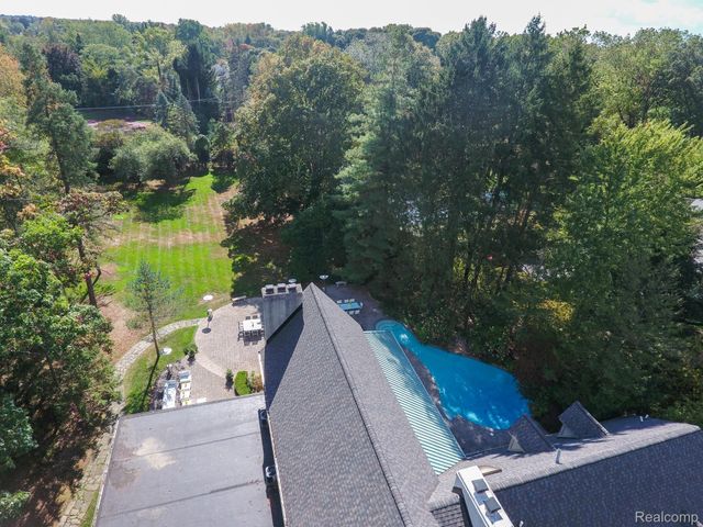 320 CRANBROOK Court, Bloomfield Hills, MI 48304