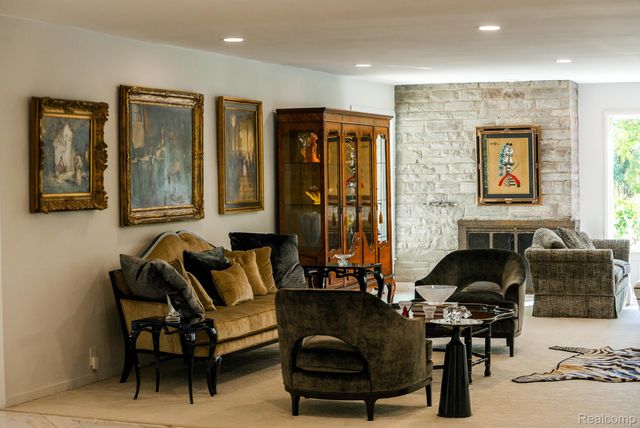 320 CRANBROOK Court, Bloomfield Hills, MI 48304
