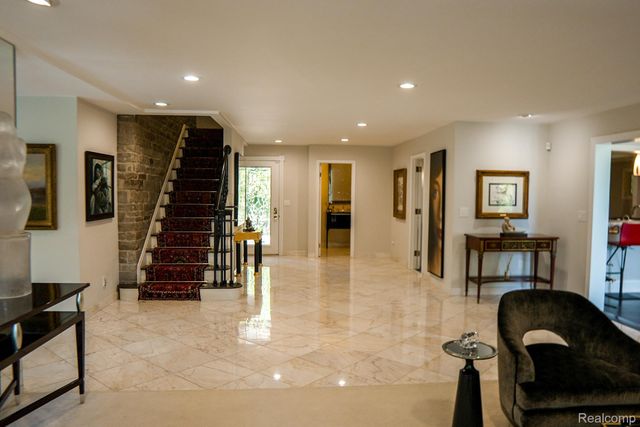 320 CRANBROOK Court, Bloomfield Hills, MI 48304