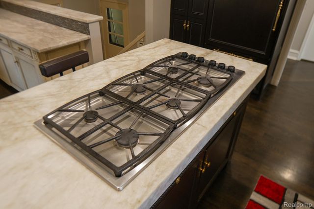 320 CRANBROOK Court, Bloomfield Hills, MI 48304