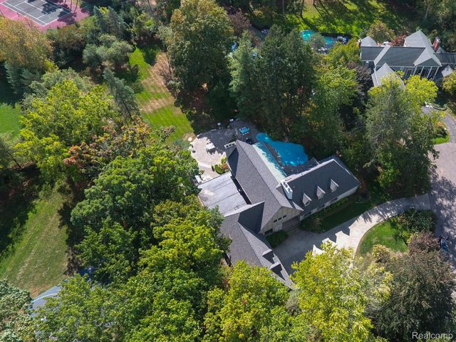 320 CRANBROOK Court, Bloomfield Hills, MI 48304