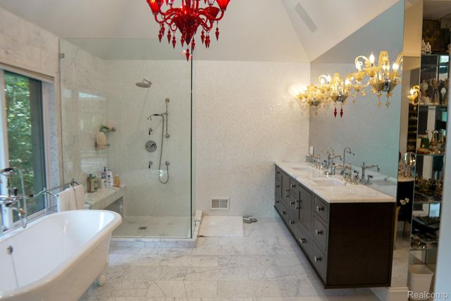 320 CRANBROOK Court, Bloomfield Hills, MI 48304