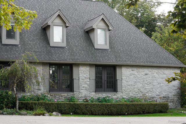 320 CRANBROOK Court, Bloomfield Hills, MI 48304