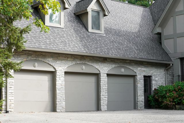 320 CRANBROOK Court, Bloomfield Hills, MI 48304
