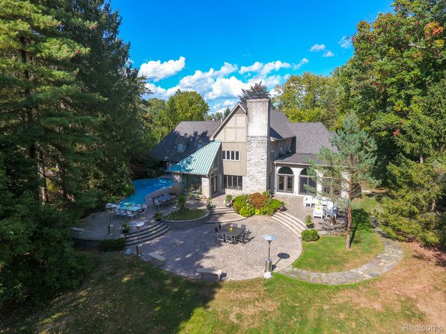 320 CRANBROOK Court, Bloomfield Hills, MI 48304