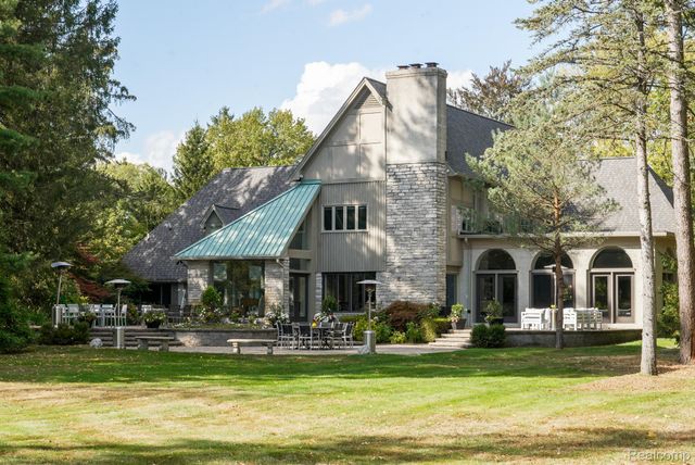 320 CRANBROOK Court, Bloomfield Hills, MI 48304