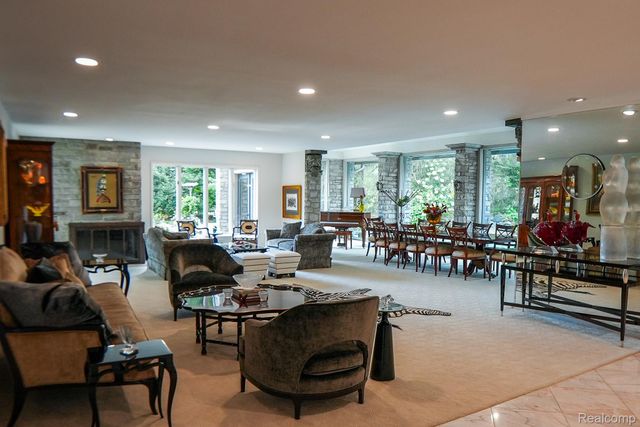 320 CRANBROOK Court, Bloomfield Hills, MI 48304