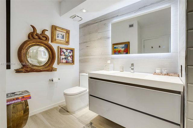 1330 West Avenue 2414, Miami Beach, FL 33139