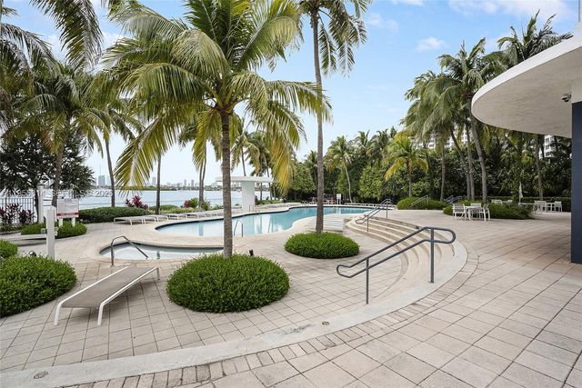 1330 West Avenue 2414, Miami Beach, FL 33139