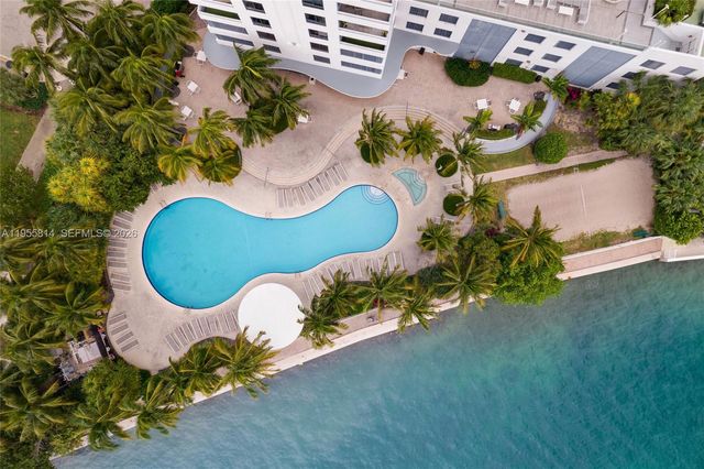 1330 West Avenue 2414, Miami Beach, FL 33139