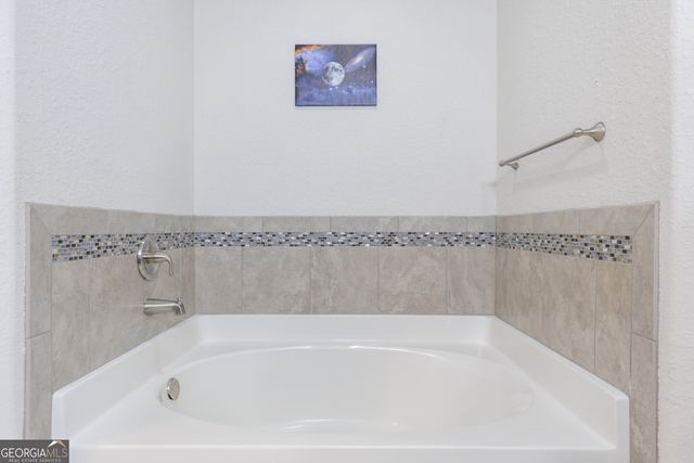 4052 Glen Laurel Drive E, Valdosta, GA 31605