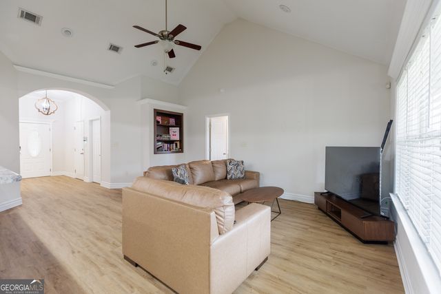 4052 Glen Laurel Drive E, Valdosta, GA 31605