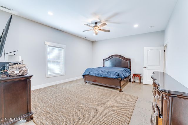 941 Emory Church Rd, Knoxville, TN 37922