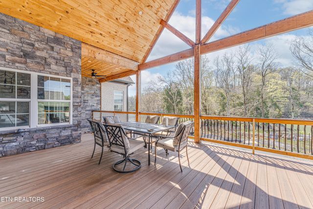 941 Emory Church Rd, Knoxville, TN 37922