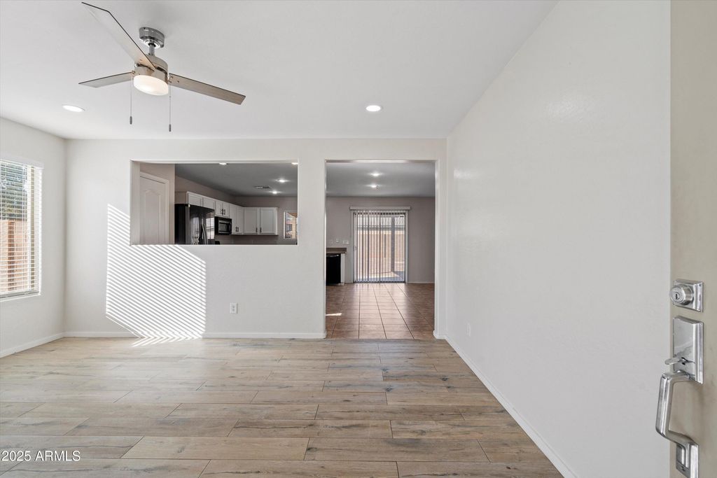 7504 S SUNDOWN Court, Buckeye, AZ 85326 — photo 4