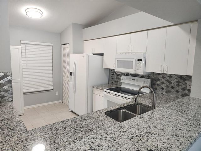 9660 Victoria LN A301, Naples, FL 34109