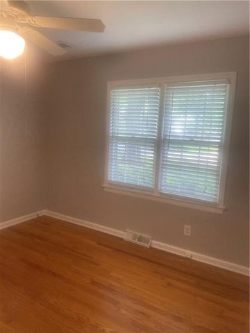 10704 W 48th Terrace, Shawnee, KS 66203
