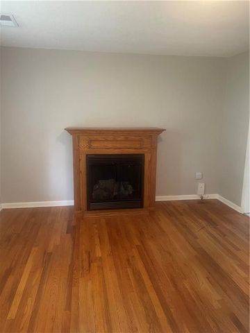 10704 W 48th Terrace, Shawnee, KS 66203