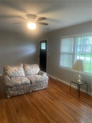 10704 W 48th Terrace, Shawnee, KS 66203