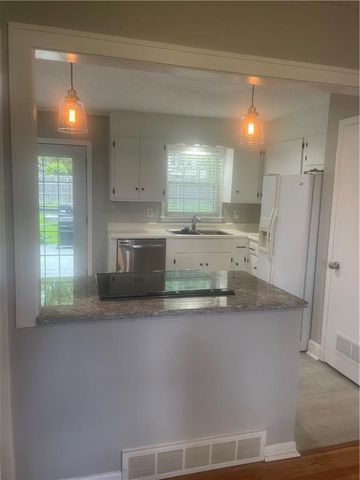 10704 W 48th Terrace, Shawnee, KS 66203