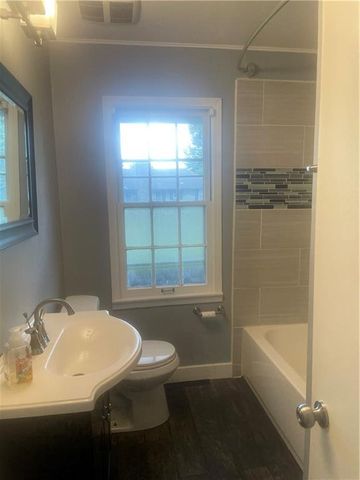 10704 W 48th Terrace, Shawnee, KS 66203