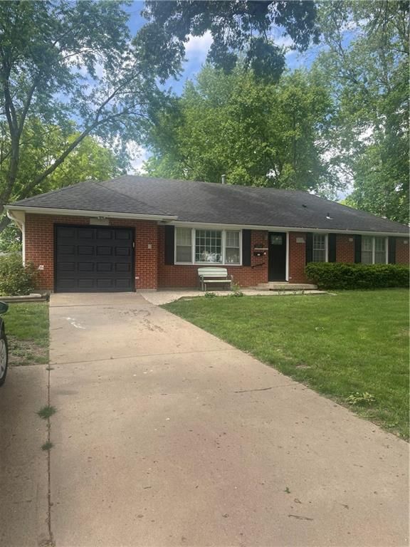 10704 W 48th Terrace, Shawnee, KS 66203