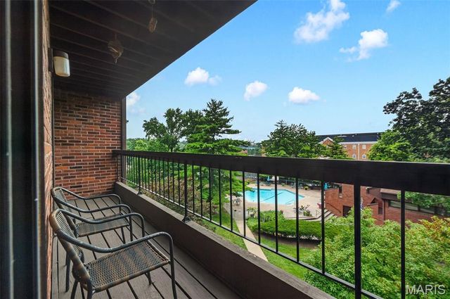 539 Coeur De Royale Drive 307, Creve Coeur, MO 63141