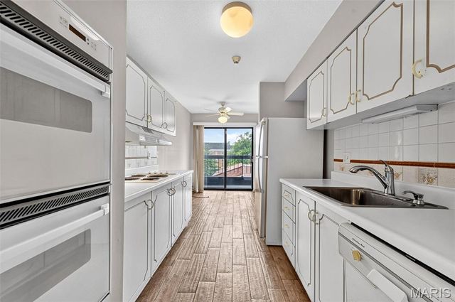 539 Coeur De Royale Drive 307, Creve Coeur, MO 63141