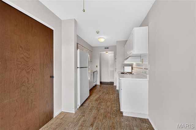 539 Coeur De Royale Drive 307, Creve Coeur, MO 63141