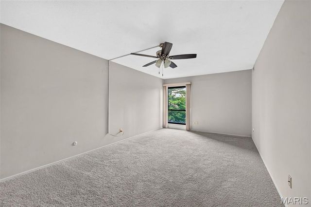 539 Coeur De Royale Drive 307, Creve Coeur, MO 63141