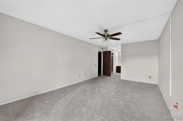 539 Coeur De Royale Drive 307, Creve Coeur, MO 63141