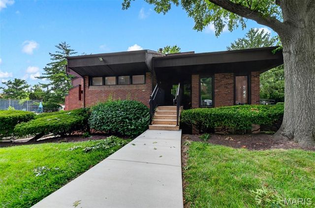 539 Coeur De Royale Drive 307, Creve Coeur, MO 63141
