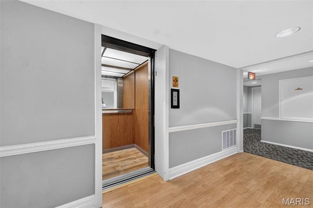 539 Coeur De Royale Drive 307, Creve Coeur, MO 63141