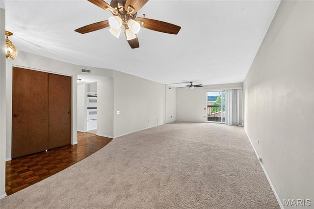539 Coeur De Royale Drive 307, Creve Coeur, MO 63141