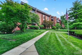 539 Coeur De Royale Drive 307, Creve Coeur, MO 63141